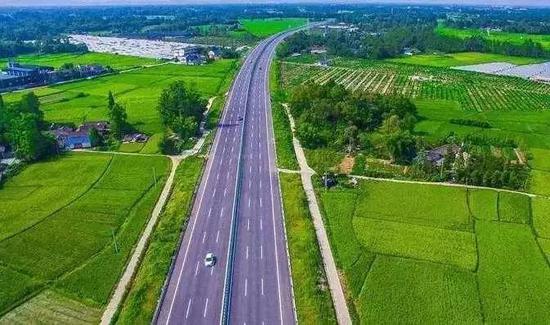 新安社区：独居老人求助，管辖医生上门看诊：星空体育官网(图1)